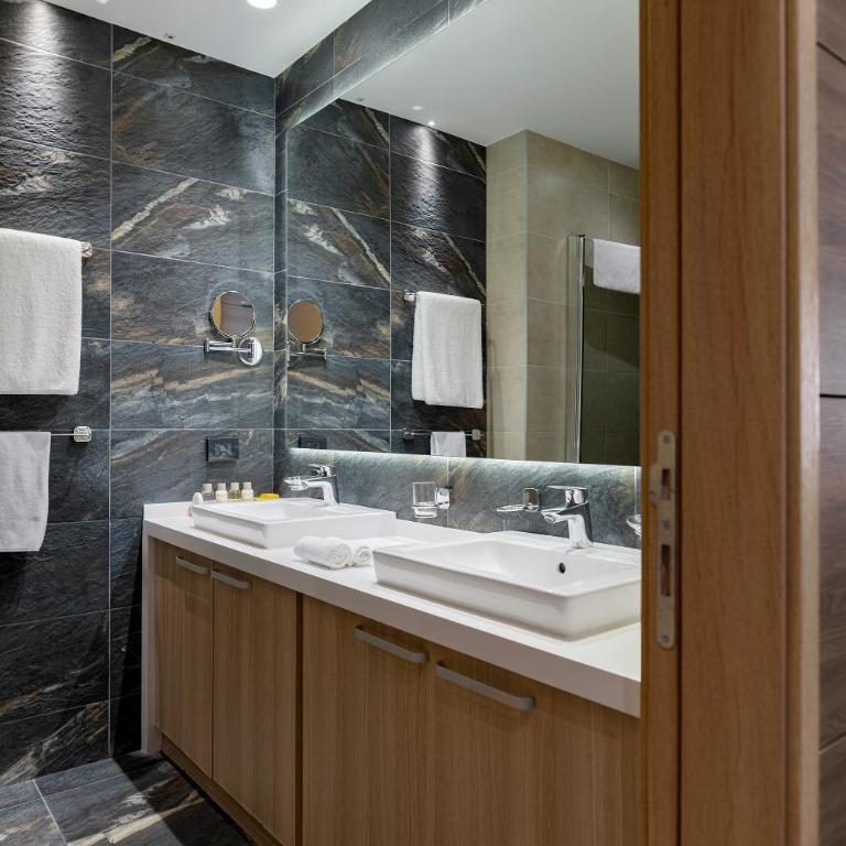 Hotel Grand Kopaonik - Deluxe Double Room - 4