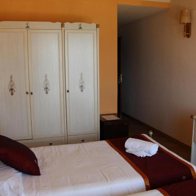 Hotel La Riviera - Doppelzimmer mit seitlichem Meerblick und Terrasse - 2