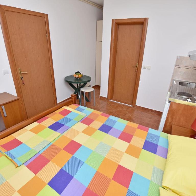Apartments and Rooms Iva - Standard Studio - 1