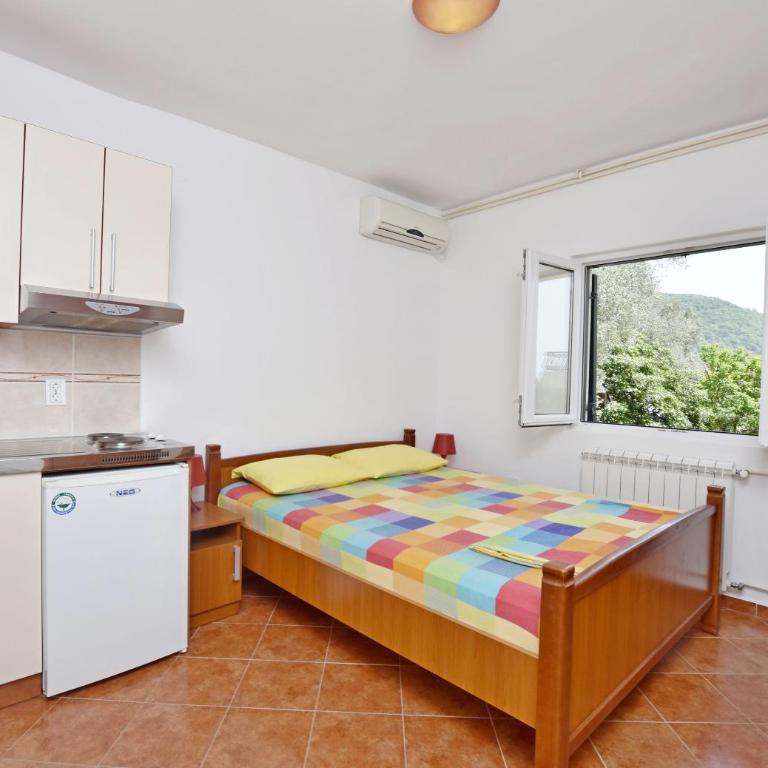 Apartments and Rooms Iva - Standard Studio - 6