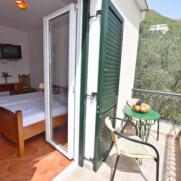 Apartments and Rooms Iva - Double Room with Terrace - 6