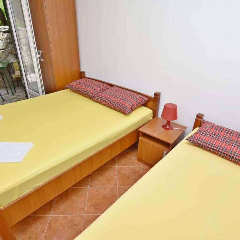Apartments and Rooms Iva - Studio - 3