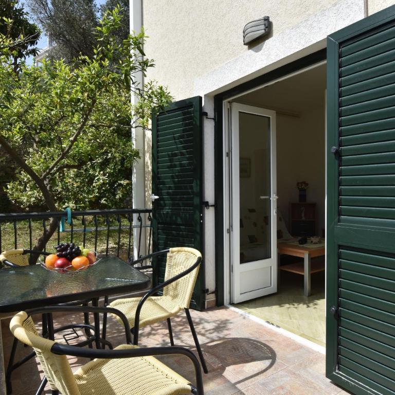 Apartments and Rooms Iva - One-Bedroom Apartment - 9
