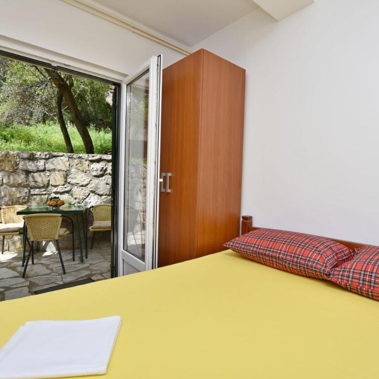 Apartments and Rooms Iva - Studio - 13