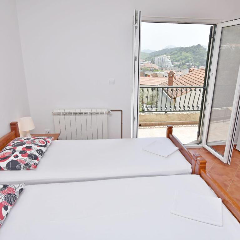 Apartments and Rooms Iva - Double Room with Terrace - 12