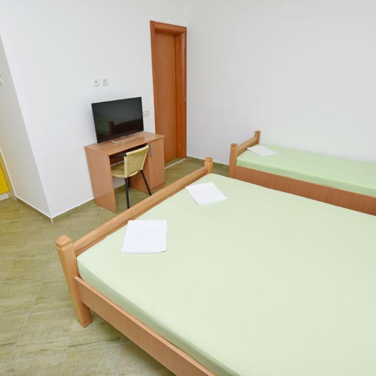 Apartments and Rooms Iva - Standard Triple Studio - 12