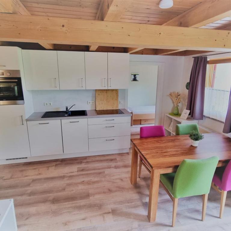 Wohnung #5 mit Balkon - zentrale dennoch ruhige Lage mit Terrasse - Stadtbus vor der Tür! - Apartamento de 2 dormitorios - 2