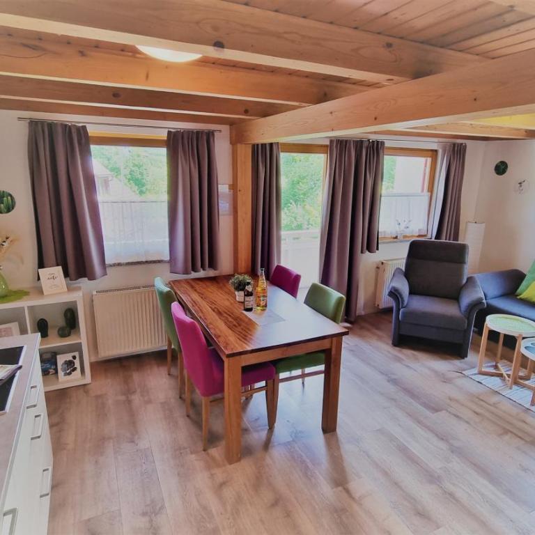 Wohnung #5 mit Balkon - zentrale dennoch ruhige Lage mit Terrasse - Stadtbus vor der Tür! - Apartamento de 2 dormitorios - 3