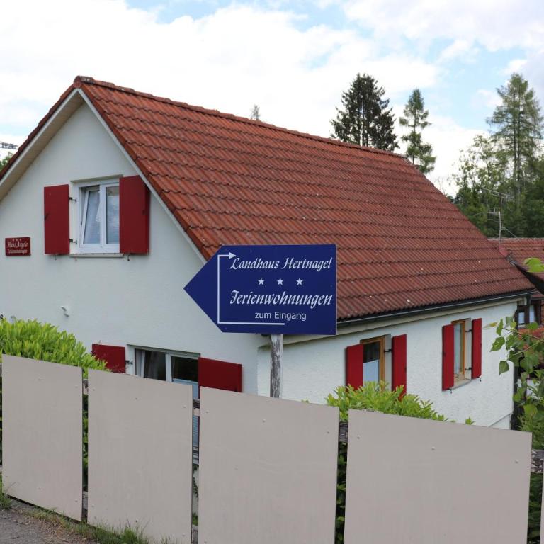 Wohnung #5 mit Balkon - zentrale dennoch ruhige Lage mit Terrasse - Stadtbus vor der Tür! - Apartamento de 2 dormitorios - 30