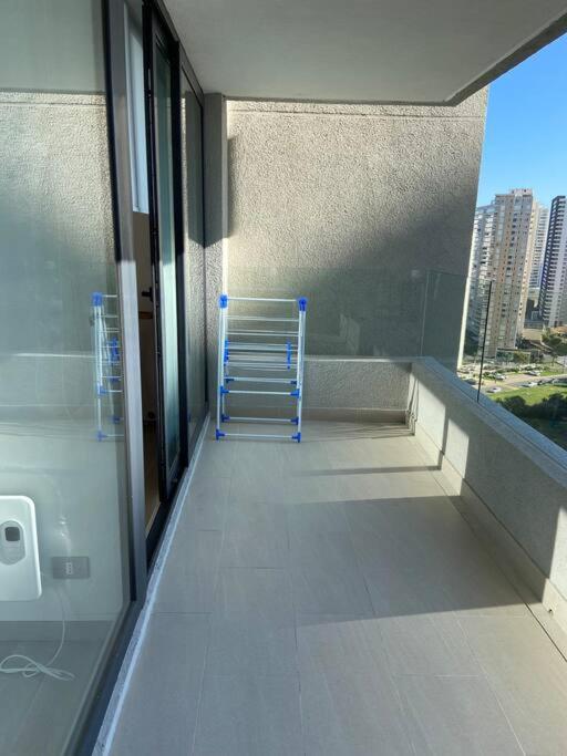 Maravilloso Departamento Nuevo y full amoblado en Avda ConCon Reñaca 4357 - frente a Dunas Bosques De Montemar con Estacionamiento gratuito techado-ubicación frente JUMBO-check in 24-7 cable y wifi - Apartamento de 1 dormitorio - 47
