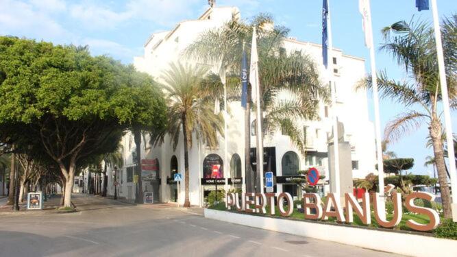 MARBELLA HOME RENTALS - Marina Banus, Puerto Banus, 2BR Apartment, parking & pool - Two-Bedroom Apartment - 31