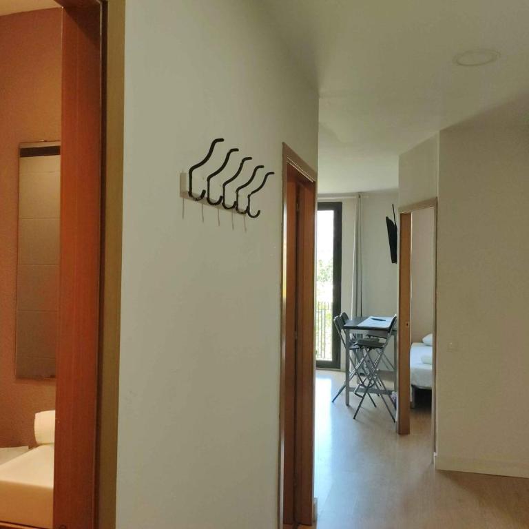 Diagonal Apartments - Three-Bedroom Apartment - 21