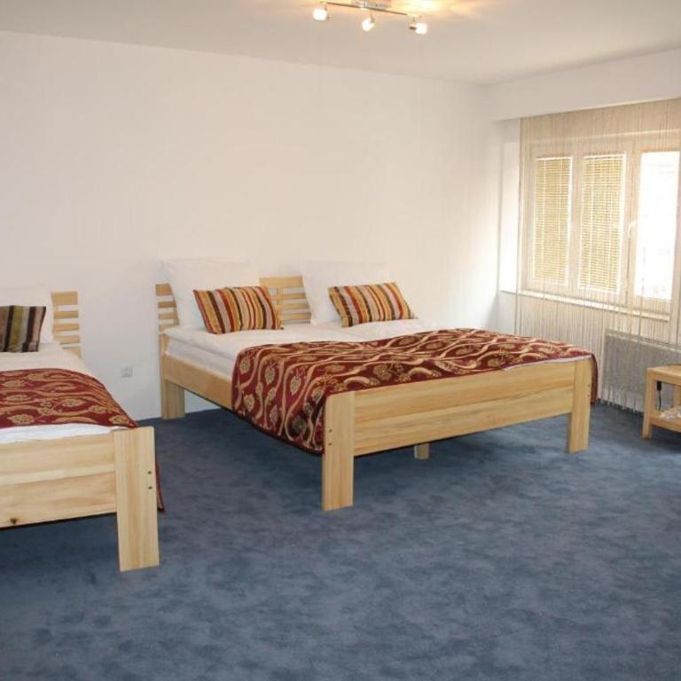 Hotel Berr - Porodična Soba - 4
