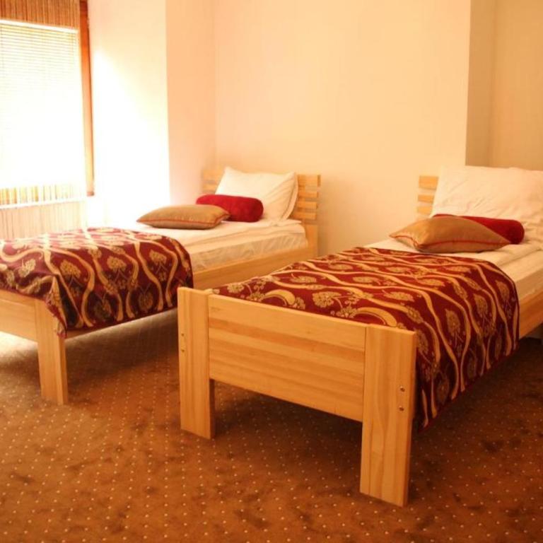 Hotel Berr - Četvorokrevetna Soba - 5