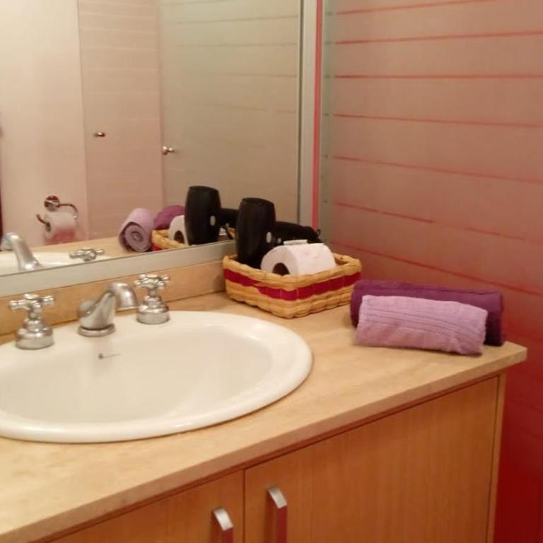 Rep del Salvador, Quito 1-bedroom condo with parking and Netflix - One-Bedroom Apartment - 51