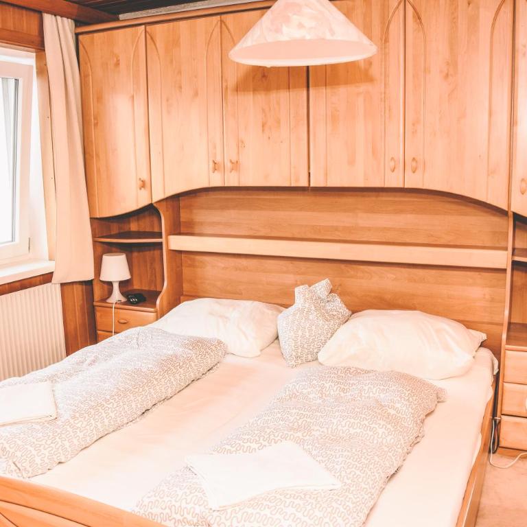 Pension s'Platzl Stuhleck - Apartment mit 2 Schlafzimmern und Balkon - 1