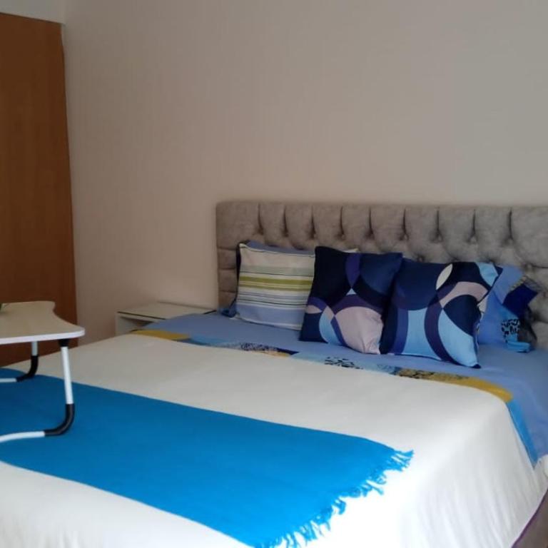 Rep del Salvador, Quito 1-bedroom condo with parking and Netflix - One-Bedroom Apartment - 46