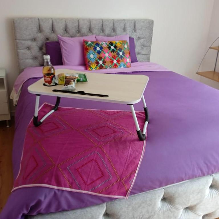 Rep del Salvador, Quito 1-bedroom condo with parking and Netflix - One-Bedroom Apartment - 18