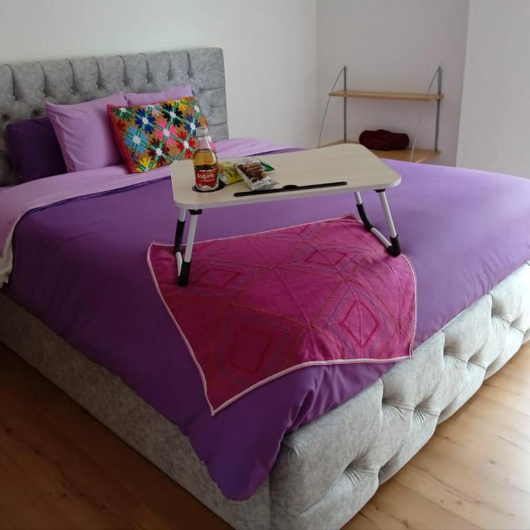 Rep del Salvador, Quito 1-bedroom condo with parking and Netflix - One-Bedroom Apartment - 50