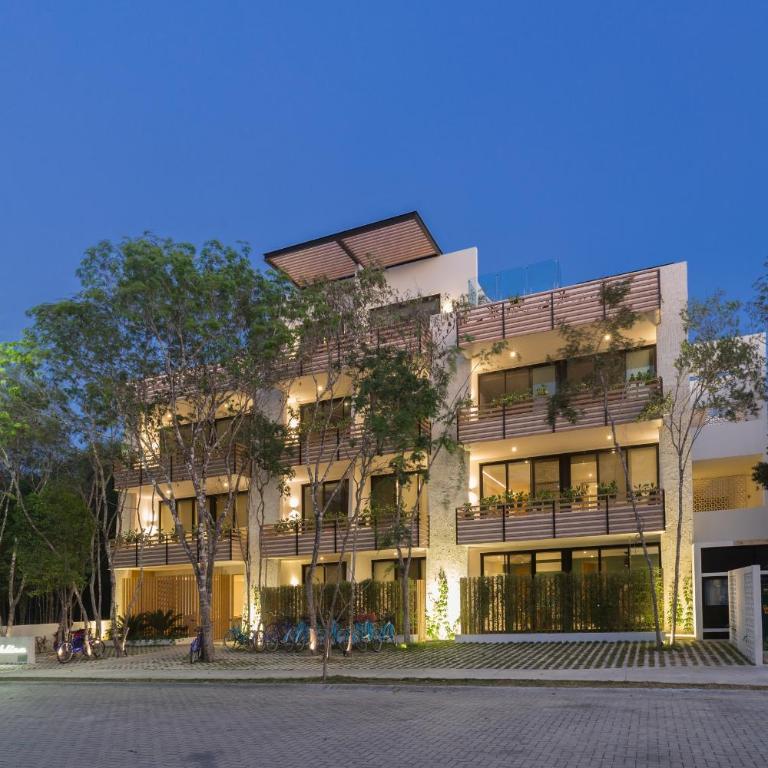 Infinity Suites - Deluxe King Suite - 5