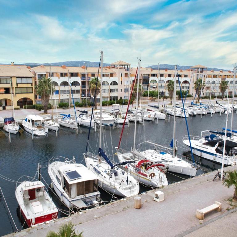 Cit'Hotel des 2 Golfs - Chambre Triple Vue Port - 6