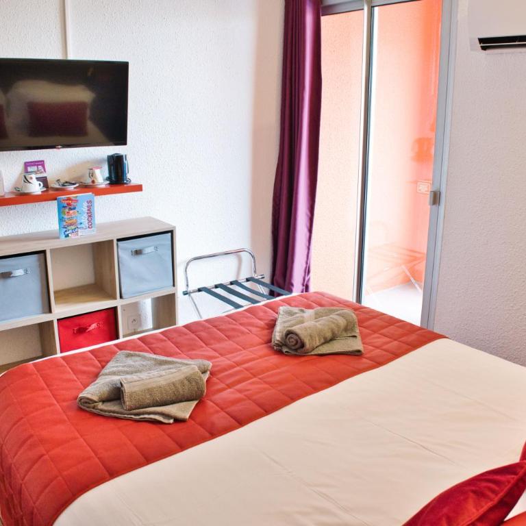Cit'Hotel des 2 Golfs - Chambre Double de Luxe avec Balcon - Vue sur Port - 3