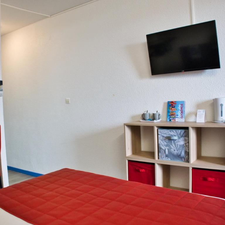 Cit'Hotel des 2 Golfs - Chambre Double - Vue sur Village - 5