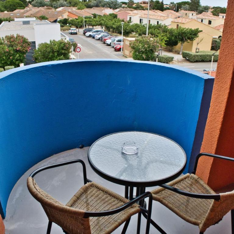 Cit'Hotel des 2 Golfs - Chambre Double - Vue sur Village - 6