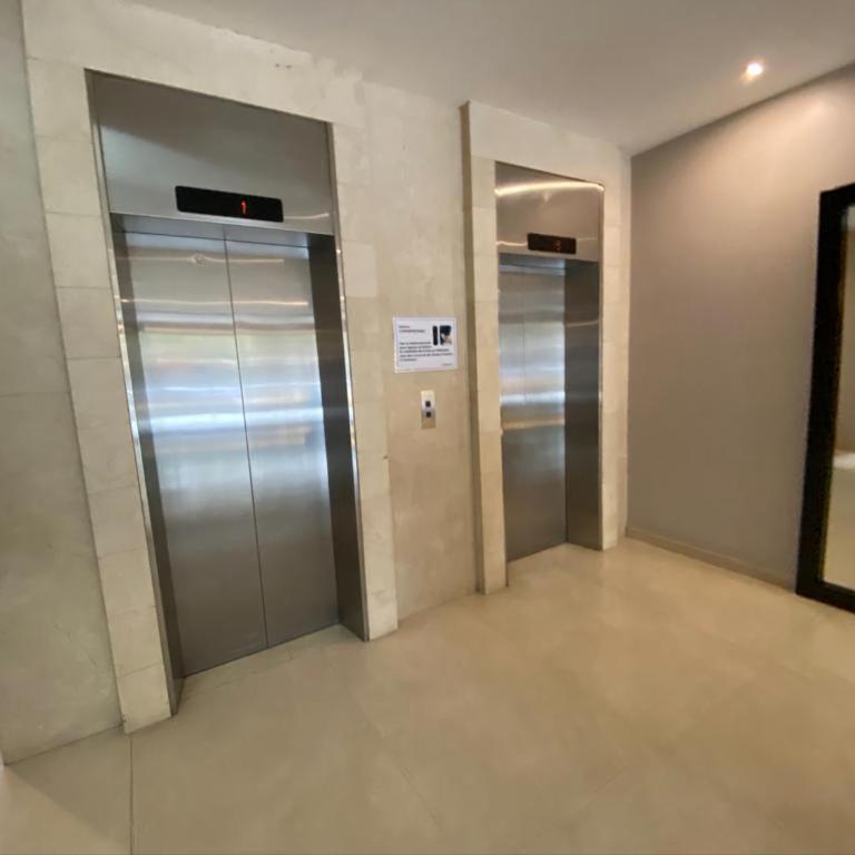 Rep del Salvador, Quito 1-bedroom condo with parking and Netflix - One-Bedroom Apartment - 11
