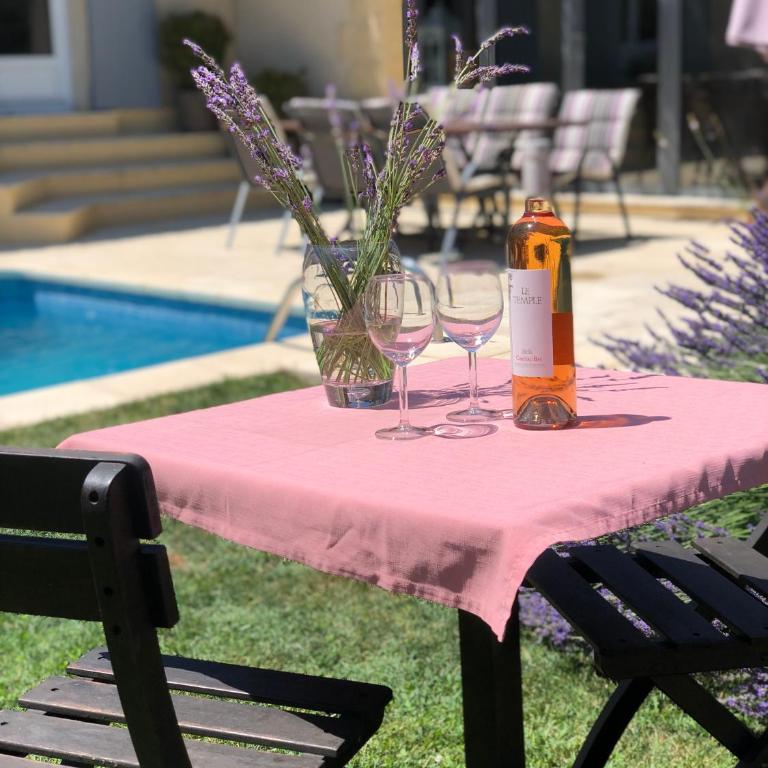 Villa du Soleil en Provence sur le Domaine du Golf de Pont Royal - Villa 3 Chambres - 2