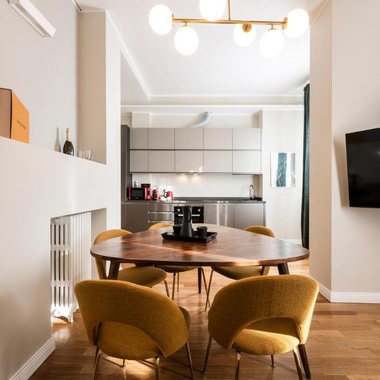 Heart Milan Apartments Duomo District - Appartamento Deluxe con 2 Camere da Letto - Galleria del Corso 4 - 5