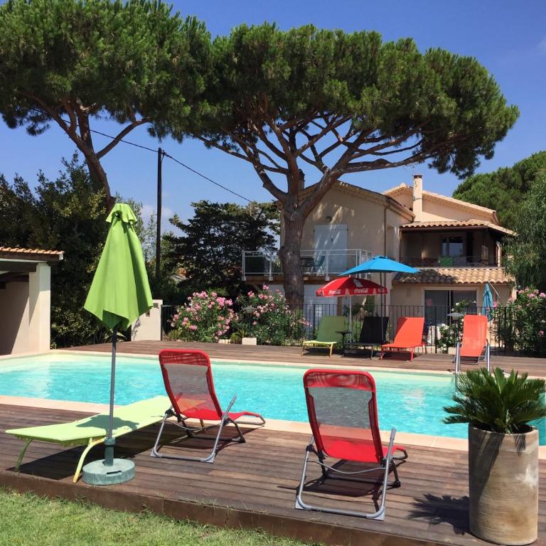 Studio de charme, piscine et mer à pieds - Studio - Vue sur Piscine - 1