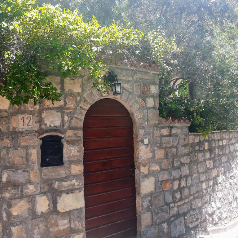 Sea-side Old Stone Villa with a private Garden - Vila sa 3 Spavaće Sobe - 48