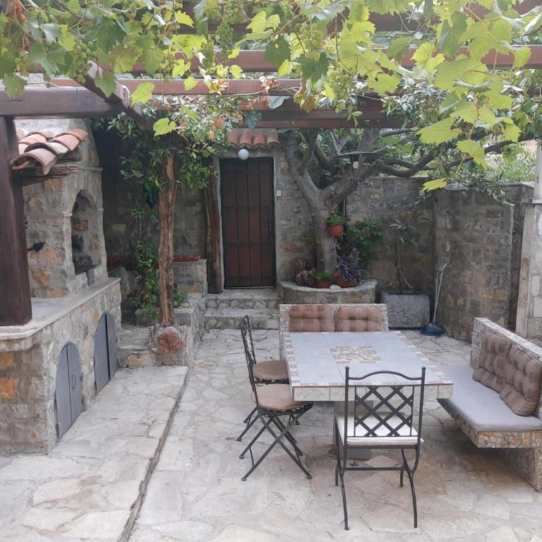 Sea-side Old Stone Villa with a private Garden - Vila sa 3 Spavaće Sobe - 28