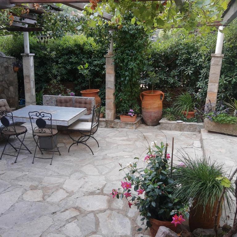 Sea-side Old Stone Villa with a private Garden - Vila sa 3 Spavaće Sobe - 26