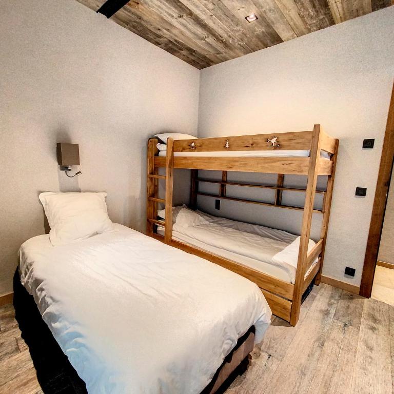 LES ALPES III - Three-Bedroom Apartment - 12