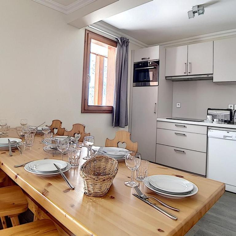 Appartement spacieux rénové, proche des pistes, balcon, sauna, hammam, WIFI - FR-1-344-753 - Appartement - 4