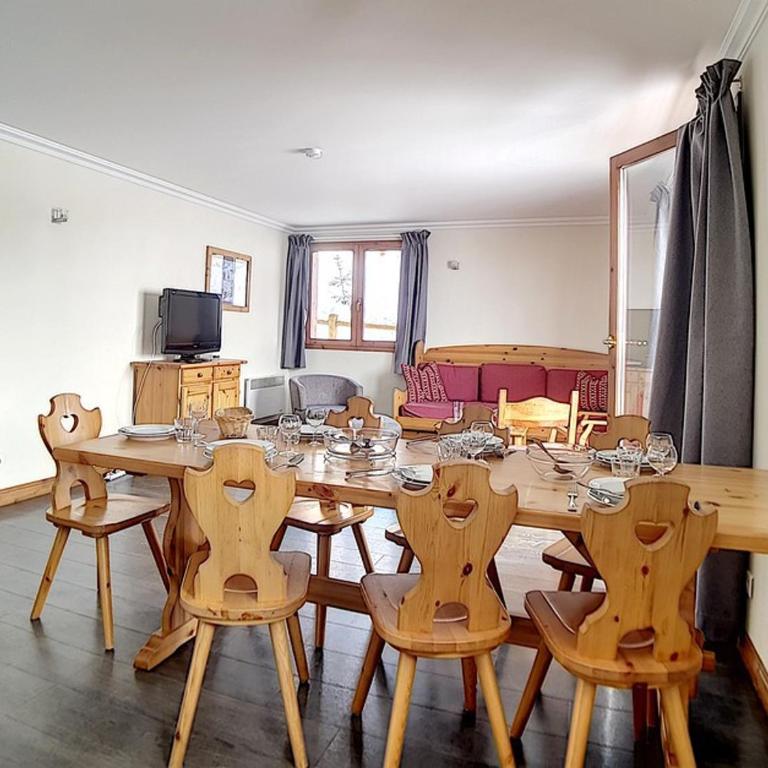 Appartement spacieux rénové, proche des pistes, balcon, sauna, hammam, WIFI - FR-1-344-753 - Appartement - 5