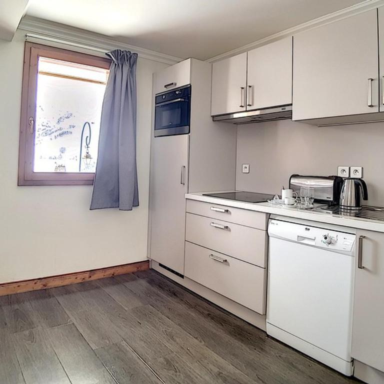 Appartement spacieux rénové, proche des pistes, balcon, sauna, hammam, WIFI - FR-1-344-753 - Appartement - 7