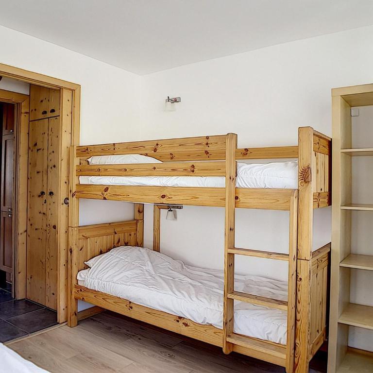 Appartement rénové 3 pièces · Balcon · 6 personnes - FR-1-344-857 - Apartment - 12