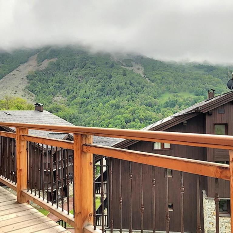 Chalet confort 6 pers, accès pistes, sauna, parking inclus - FR-1-344-783 - Chalet - 6