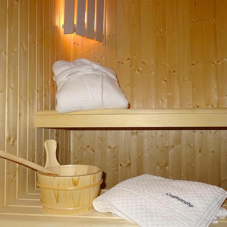 Chalet confort 6 pers, accès pistes, sauna, parking inclus - FR-1-344-783 - Chalet - 14