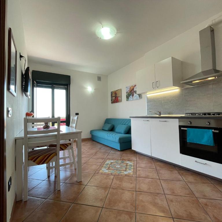 Residence Bellavista - Appartamento con 1 Camera da Letto, Balcone e Vista Lago - Lato Strada - 2