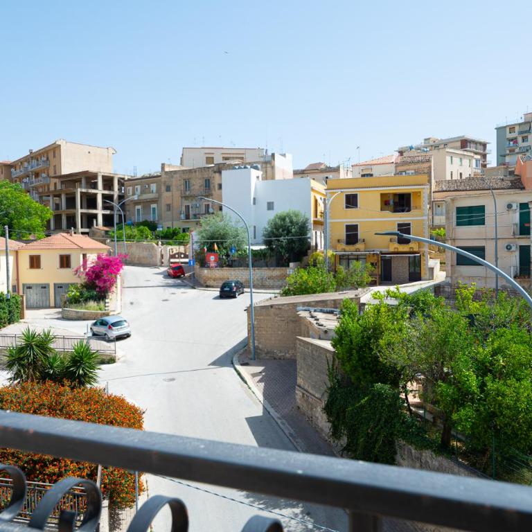 Katamera Guest House - Camera Matrimoniale con Balcone - 9