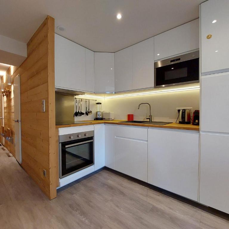 Appartement rénové, ski aux pieds, balcon, 7 personnes, WIFI - FR-1-346-313 - Appartement - 12