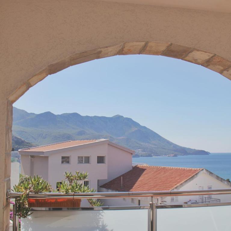 Mila & Aleksandr Apartments - Apartman s 1 Spavaćom Sobom i Balkonom - 1