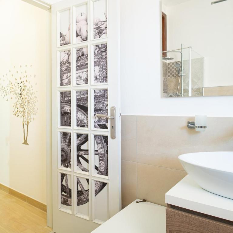 Katamera Guest House - Camera Matrimoniale con Bagno Privato Esterno - 8