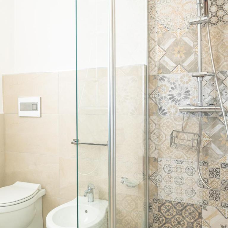 Katamera Guest House - Camera Matrimoniale con Bagno Privato Esterno - 9