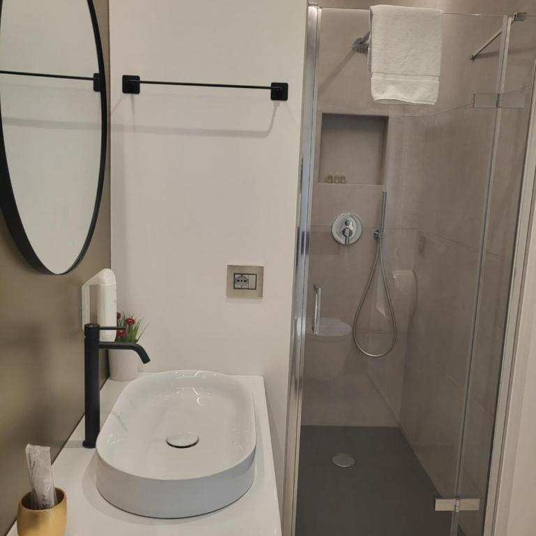 Casa Stazione Pescara - Camera Matrimoniale con Bagno Privato - 6