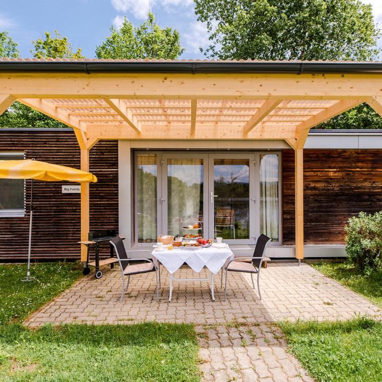 Relax Camping Seewirt - Bungalow mit 2 Schlafzimmern - 10